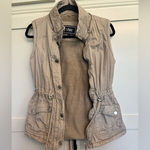 YMI Beige Utility Vest Cinch Waist Safari Cargo Vest Medium